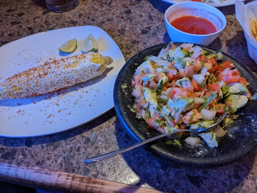 Guacamole Mexicano w Street Corn